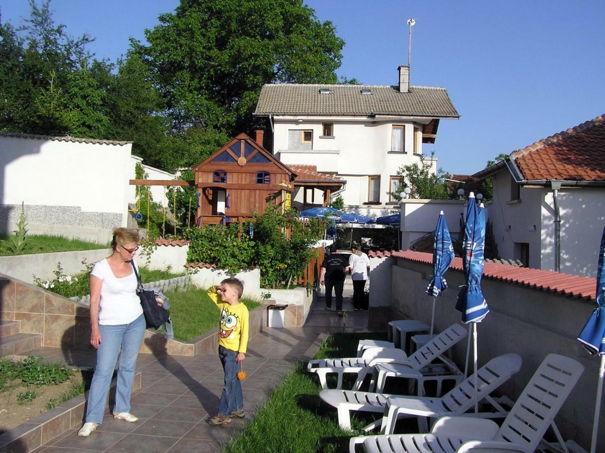 Hotel Aleksievata Kashta Gurgulyat Exterior photo